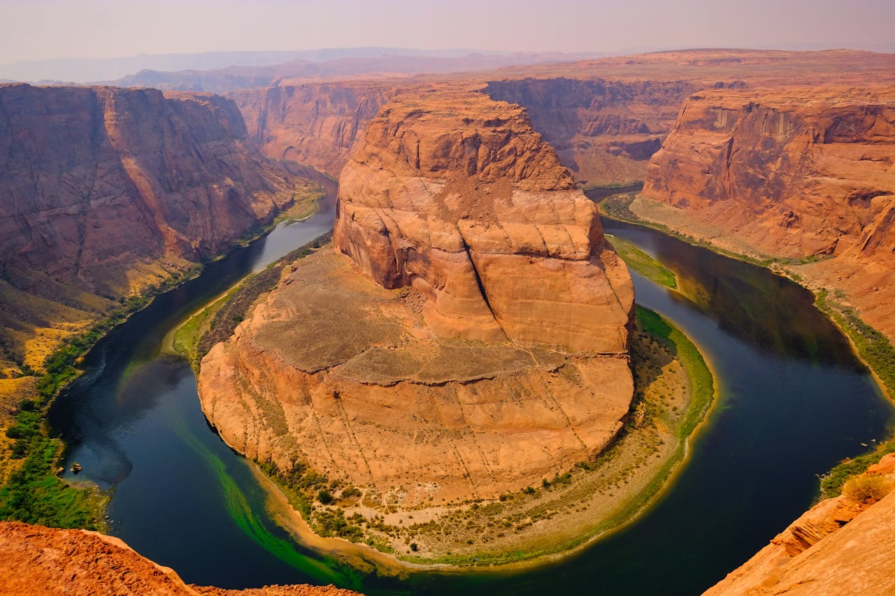 A breathtaking aerial view of Horseshoe Bend in Arizona showcasing natural beauty and scenic landscapes.